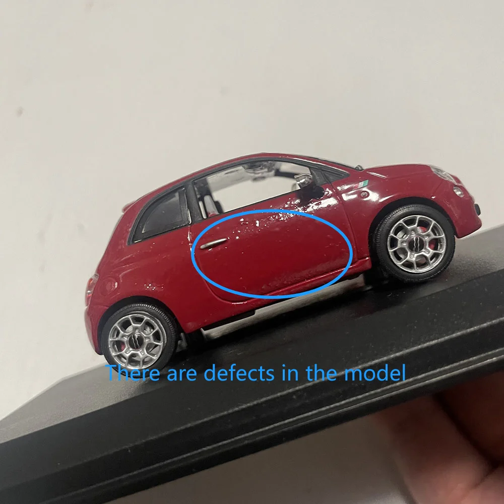 1:43 Fiat 500 Nuova Alloy Model in Red 5 1:43 Fiat 500 Nuova Alloy Model in Red - Image 5