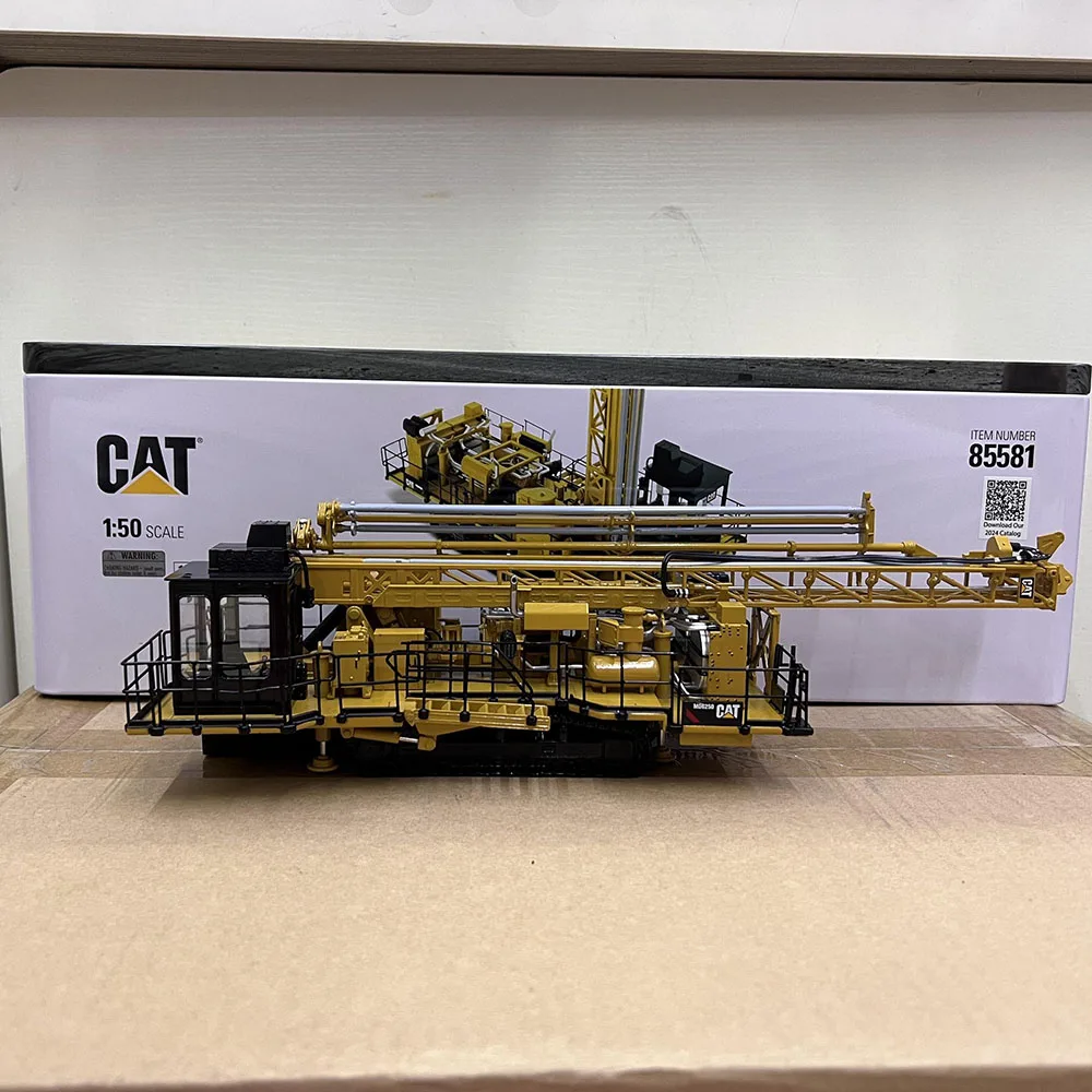 CAT MD6250 Rig Model 1:50 Scale Die-Cast Replica 1 CAT MD6250 Rig Model 1:50 Scale Die-Cast Replica