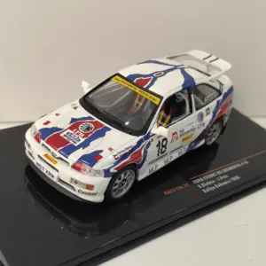 1:43 Scale Ford Escort RS 1996 Diecast Model