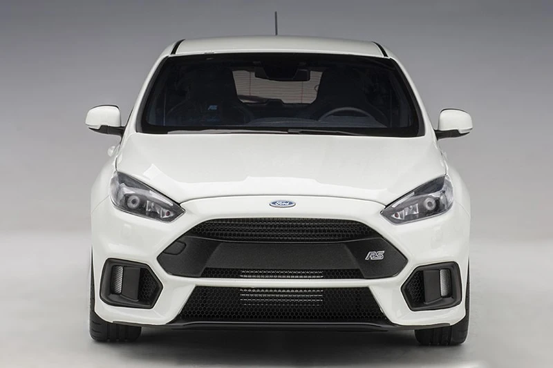 1:18 Scale Ford Focus RS 2016 Diecast Model 4 1:18 Scale Ford Focus RS 2016 Diecast Model - Image 4
