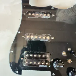 Black Stratocaster-Style Pickguard Set for Fender Guitars 14 S0c4745df82324a9ca902f0687cd07aedd