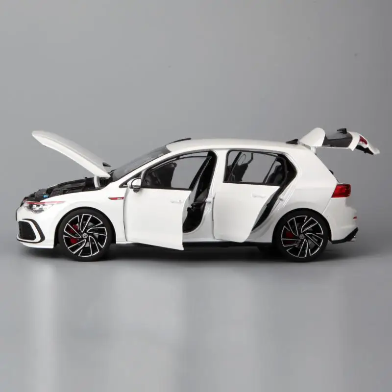 Volkswagen Golf 8th Gen 1:18 Diecast Model 2 Volkswagen Golf 8th Gen 1:18 Diecast Model - Image 2