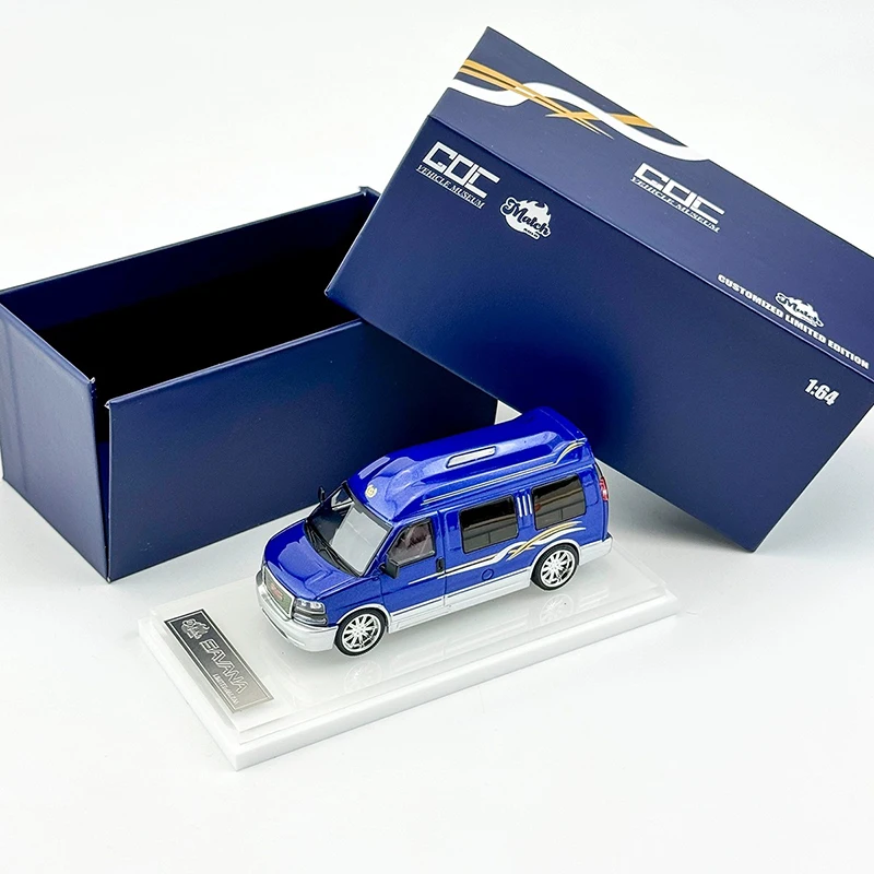 1:64 Scale GMC Savana SUV Diecast Model 6 1:64 Scale GMC Savana SUV Diecast Model - Image 6