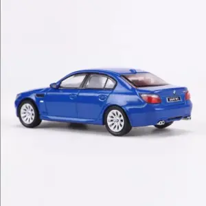 Miniature BMW M5 (E60) 1/64 Scale Model 15 S0cf4c214326444058010101f5df71939v