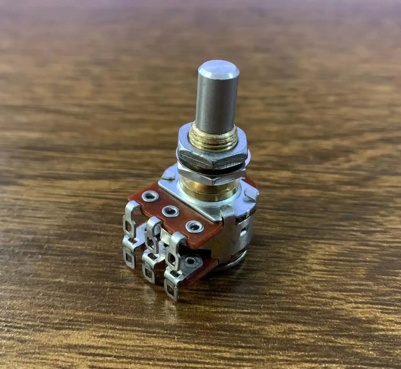 Dual Blend Potentiometer for Bass Guitars 1 Dual Blend Potentiometer for Bass Guitars