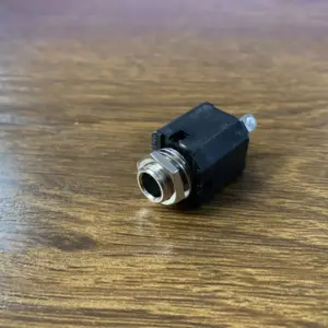 Guitar Output Jack Socket with Metal Finish 9 S0d30f70a5c284b918a8a206df60645126