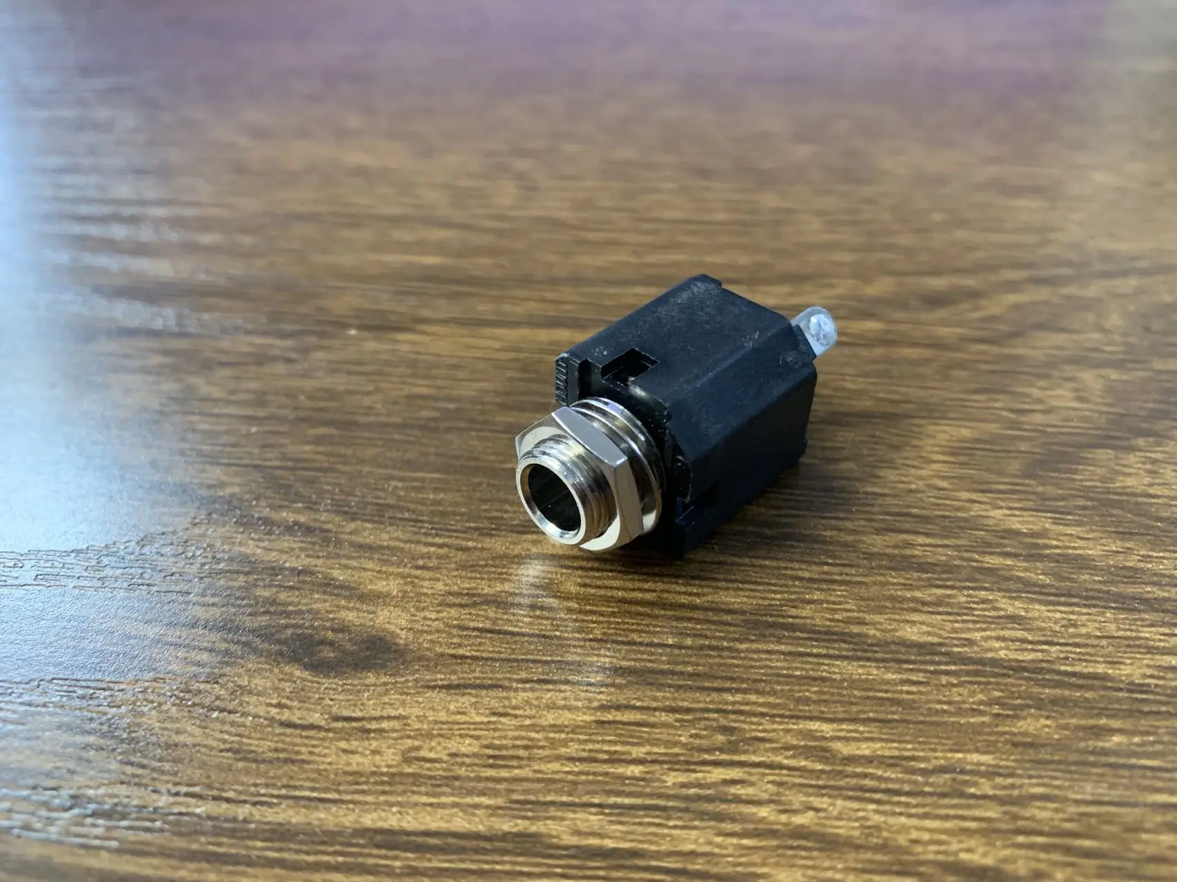 Guitar Output Jack Socket with Metal Finish 2 Guitar Output Jack Socket with Metal Finish - Image 2