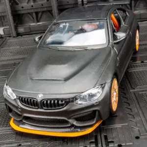 BMW M4 GTS 1:24 Scale Diecast Model 13 S0d4b27ec257346d5962ad73da45d9554O