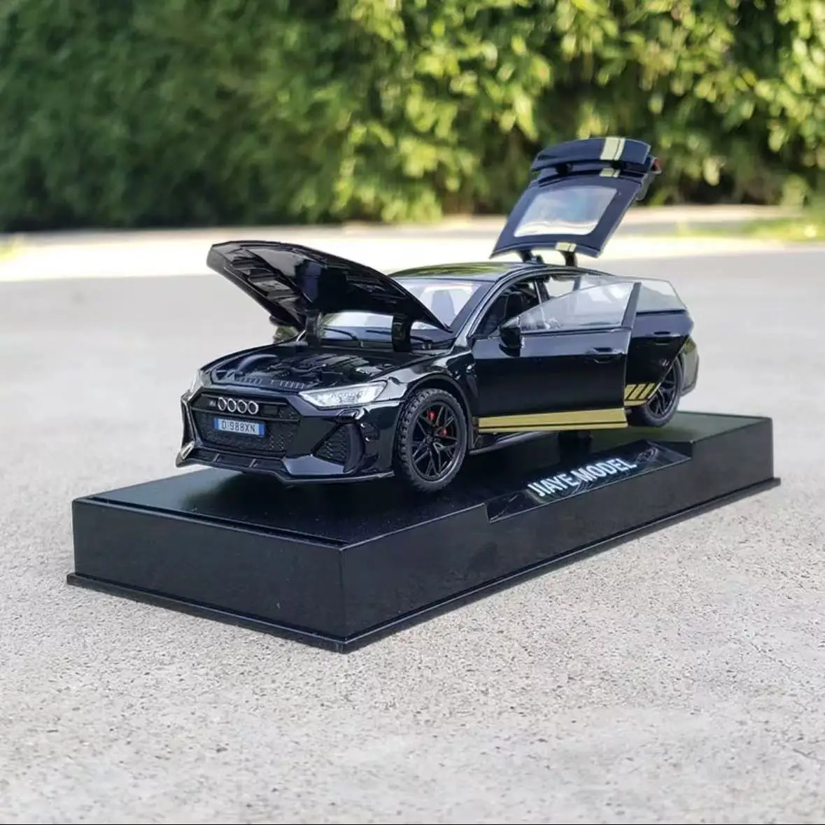 1:32 Scale Audi RS7 Diecast Car Model 3 1:32 Scale Audi RS7 Diecast Car Model - Image 3