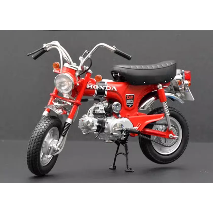 Diecast Giraffe DAX ST50 1969 Motorcycle Model 5 Diecast Giraffe DAX ST50 1969 Motorcycle Model - Image 5