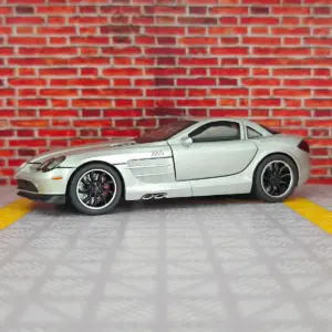 1:32 Silver Diecast Car Model with Lights 16 S0de4851cc4d0454e8754db47c9b3d671C