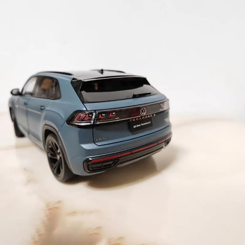 1/18 Scale Diecast 2023 Volkswagen Teramont X Model 4 1/18 Scale Diecast 2023 Volkswagen Teramont X Model - Image 4