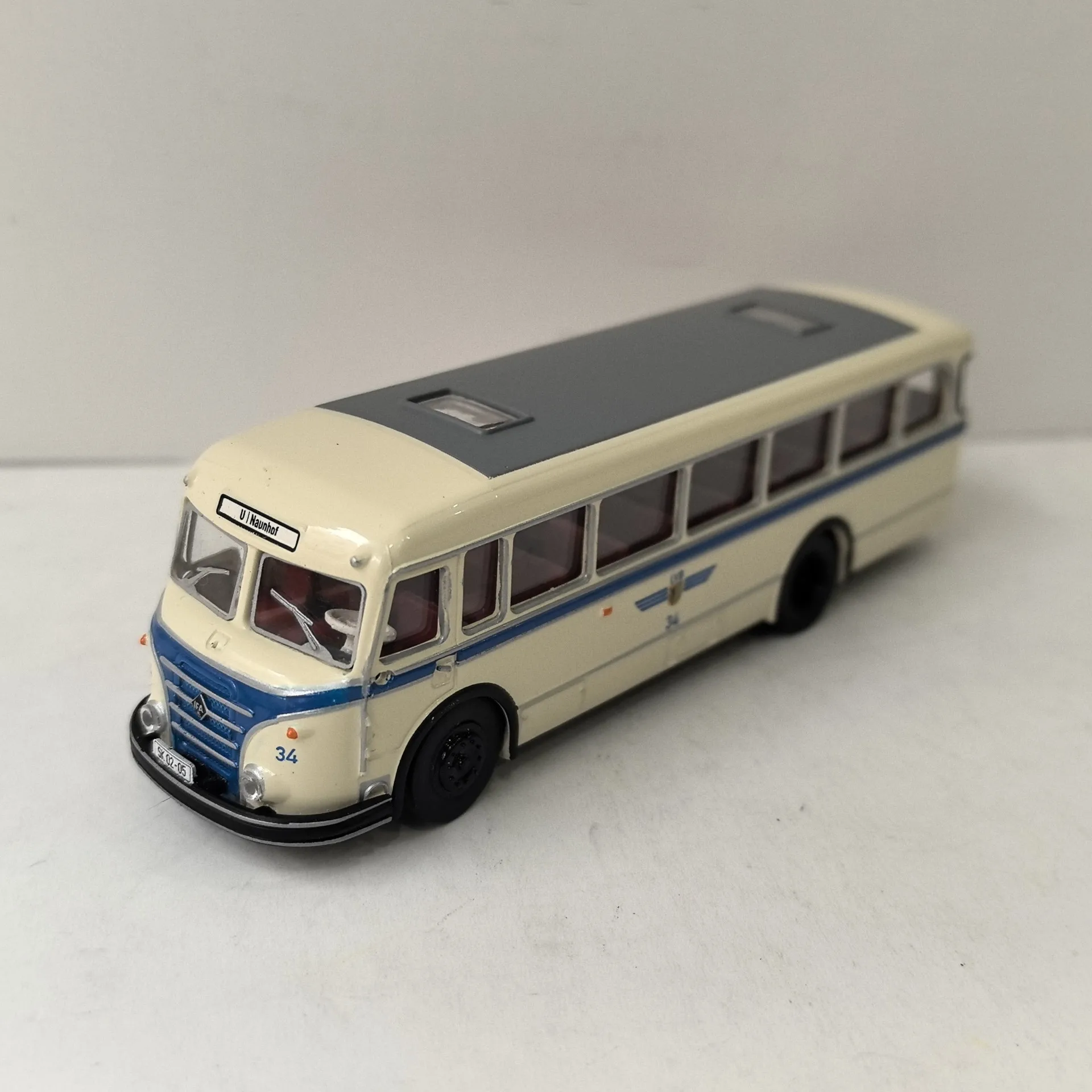 Vintage IFA Bus Model 1:87 Scale Collectible 2 Vintage IFA Bus Model 1:87 Scale Collectible - Image 2