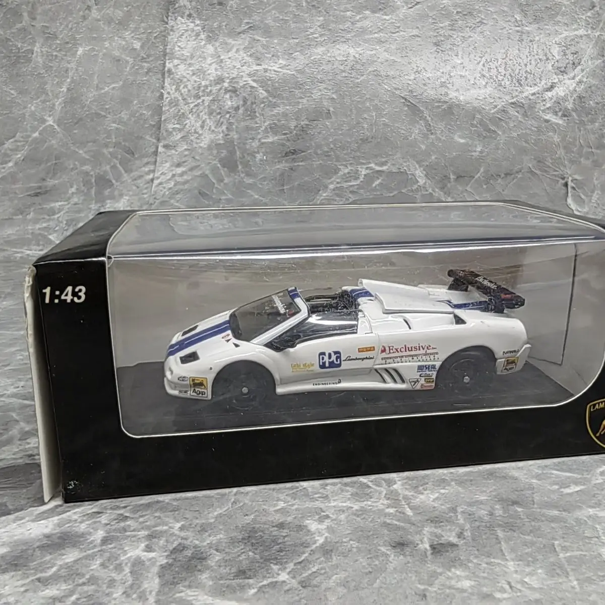 White Lamborghini Diablo VT-R 1997 Model Diecast 5 White Lamborghini Diablo VT-R 1997 Model Diecast - Image 5