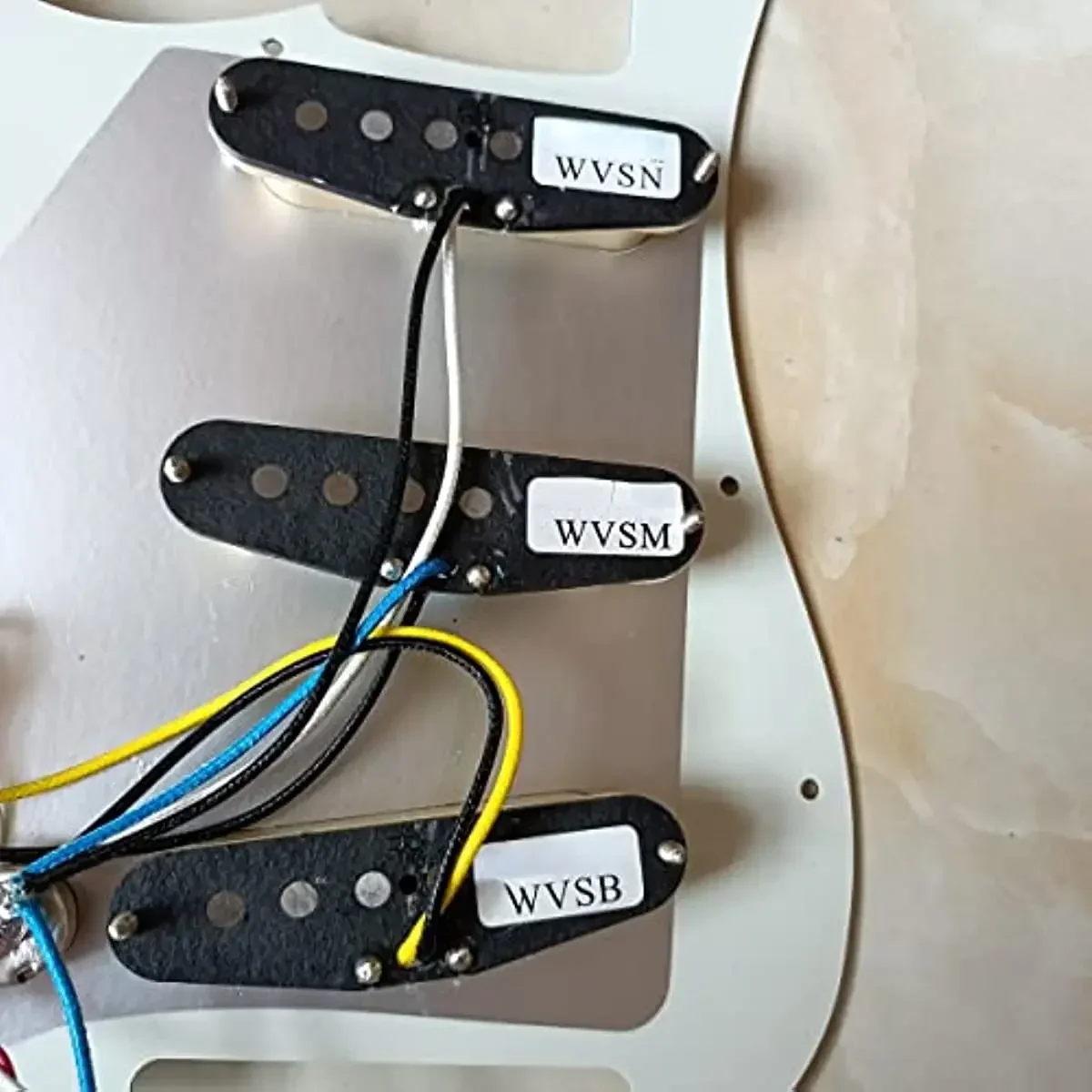 Vintage Strat Pickguard Set with Alnico 5 PUs 4 Vintage Strat Pickguard Set with Alnico 5 PUs - Image 4