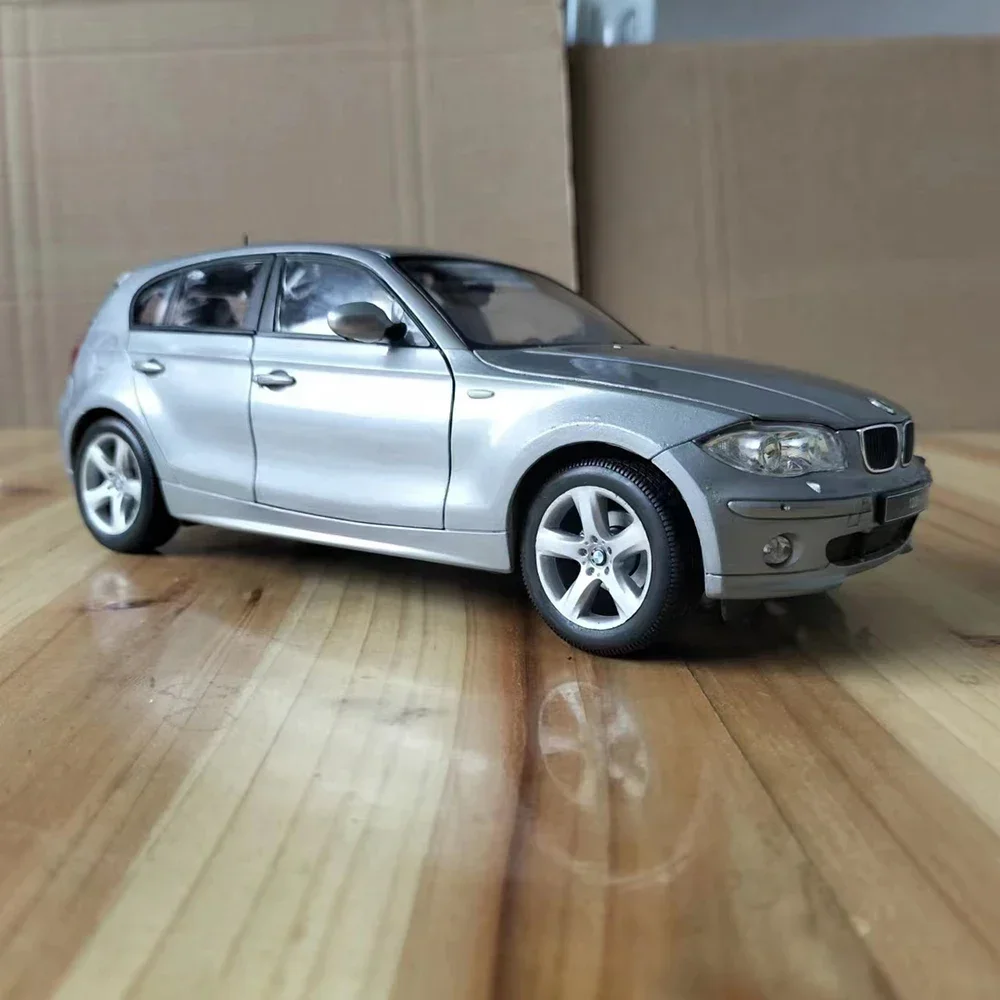 BMW 120i Die-Cast Model, 22cm, Silver 1 BMW 120i Die-Cast Model, 22cm, Silver