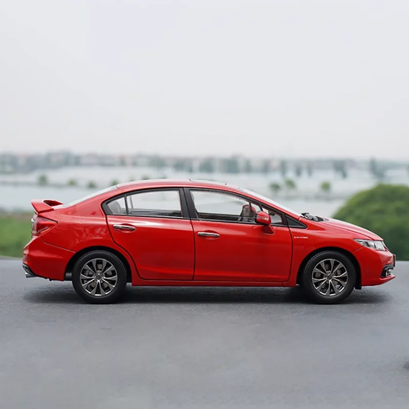 Honda Civic Si 1:18 Scale Diecast Model 3 Honda Civic Si 1:18 Scale Diecast Model - Image 3