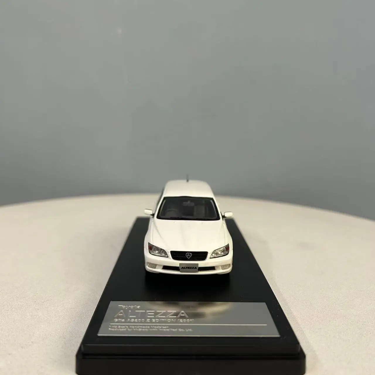 Toyota Altezza Gita 2001 Resin Model 1:43 Scale 3 Toyota Altezza Gita 2001 Resin Model 1:43 Scale - Image 3