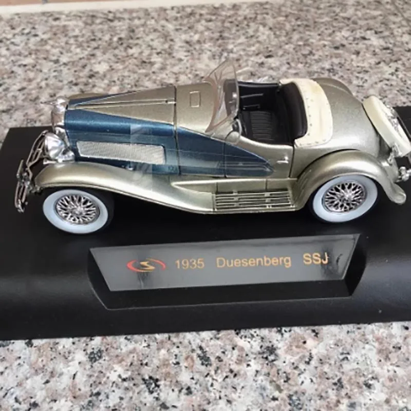 1925 Ford TT Tow Truck Diecast Collectible 4 1925 Ford TT Tow Truck Diecast Collectible - Image 4