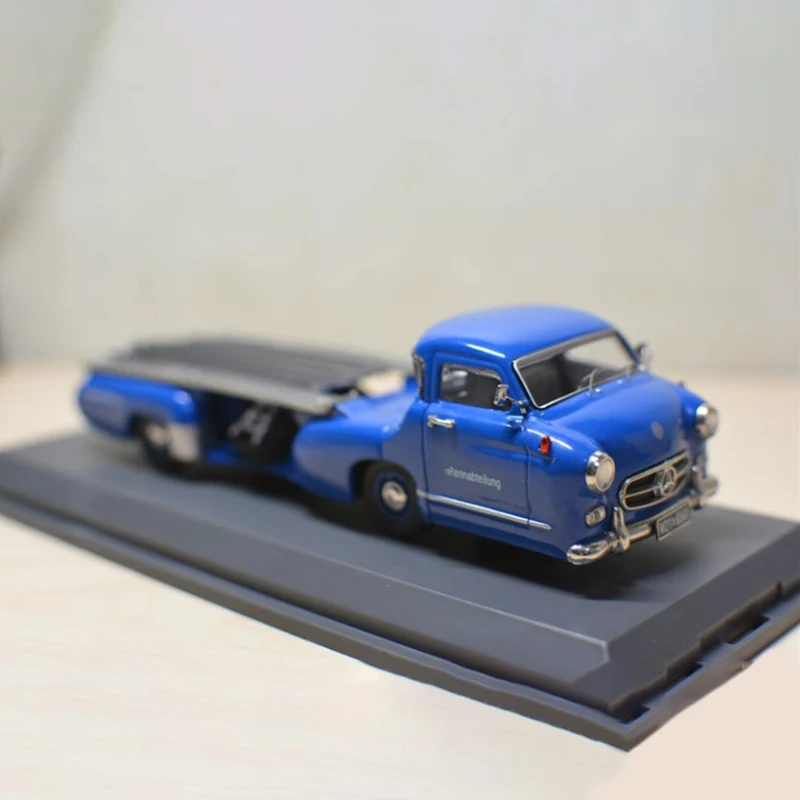 1955 Rennwagen-Schnelltransporter Model in Blue 4 1955 Rennwagen-Schnelltransporter Model in Blue - Image 4