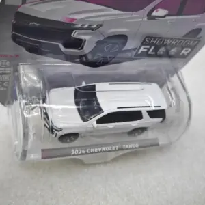 Greenlight 1:64 White Chevrolet Tahoe Model 8 S10150031d9b64aab9e984bff88452eb1z