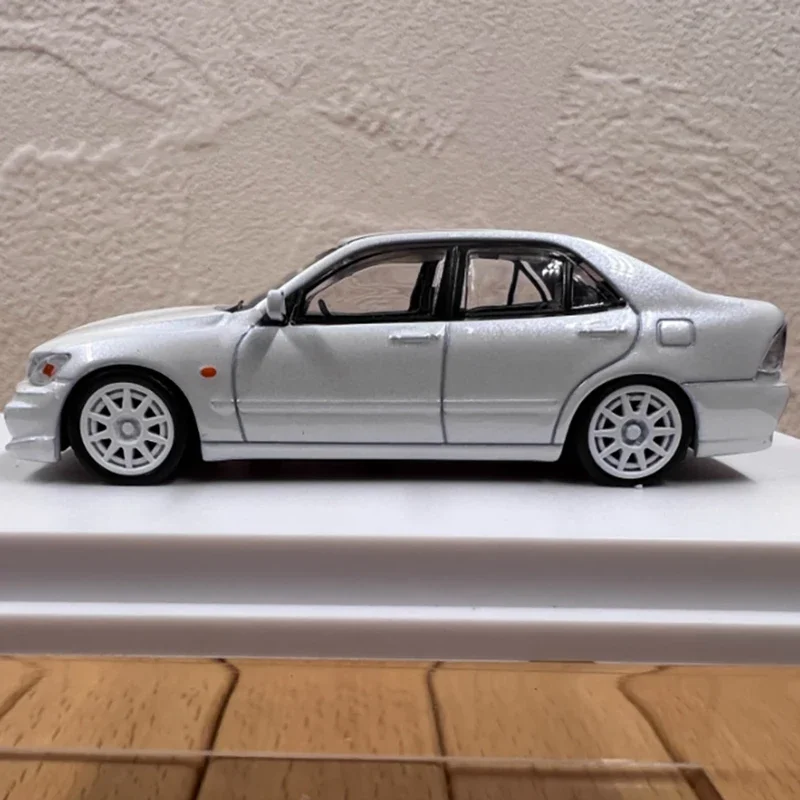 Lexus IS200 1:64 Diecast Model Replica 4 Lexus IS200 1:64 Diecast Model Replica - Image 4