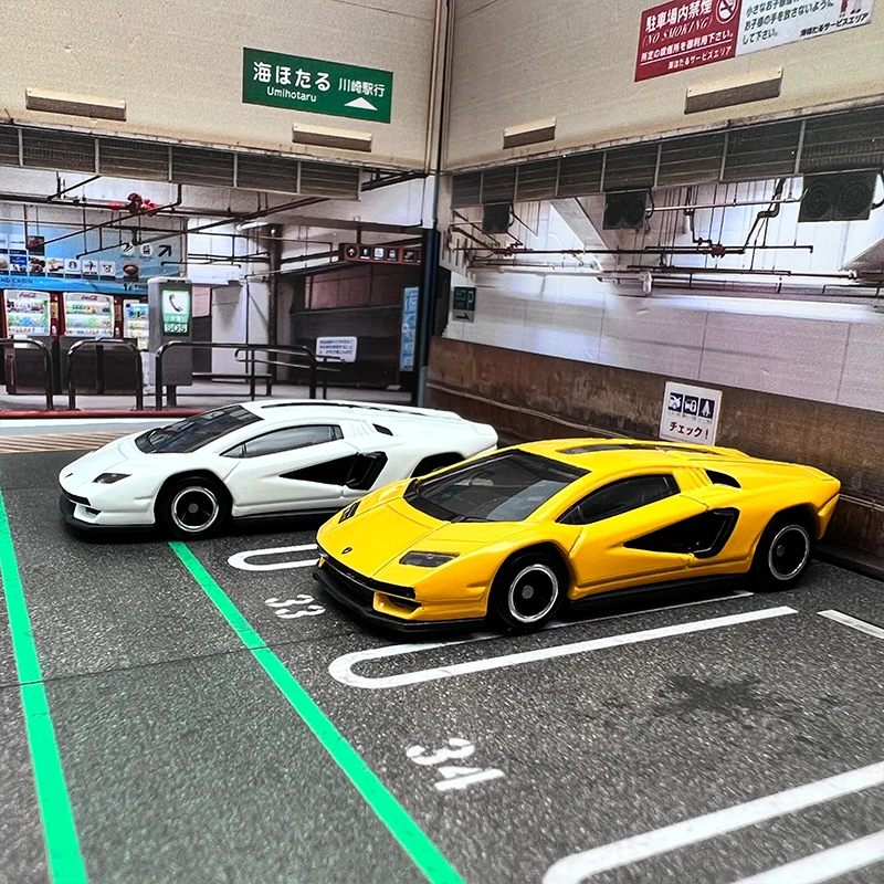 Miniature Lamborghini Countach by TOMY in 7 cm 6 Miniature Lamborghini Countach by TOMY in 7 cm - Image 6