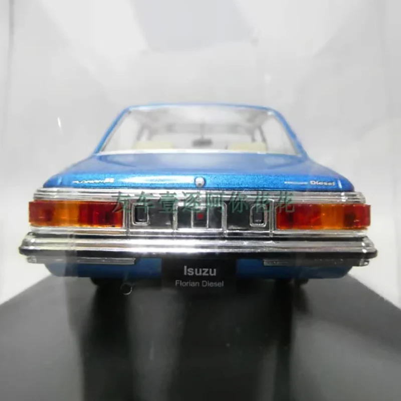 Vintage Blue ISUZU FLORIAN Diecast Model 1:24 Scale 5 Vintage Blue ISUZU FLORIAN Diecast Model 1:24 Scale - Image 5
