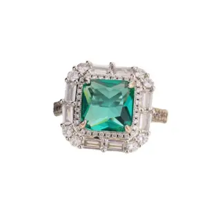 Elegant Silver Ring with Green Zircon 10 S10f4398718ae4311ae15c993f4b9ff64T