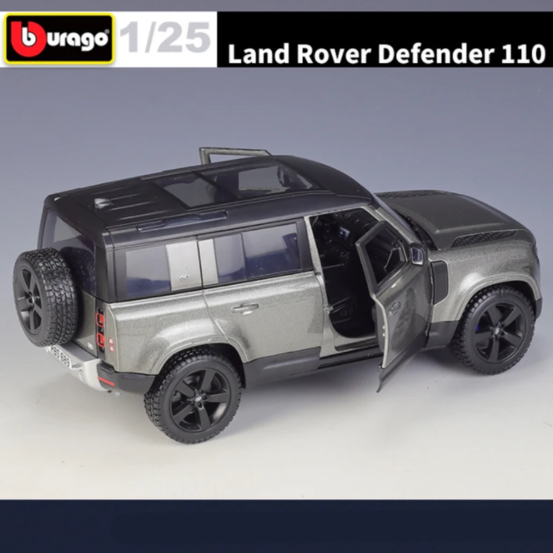 Land Rover Defender 110 1:24 Diecast Model Black 6 Land Rover Defender 110 1:24 Diecast Model Black - Image 6