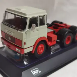 Vintage 1966 Trailer Head Truck Model 1/43 Scale
