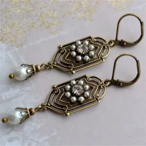 Vintage Waterdrop Earrings with White Stones 10 S11854b8df2e34e39a4caf9c501d2e824d