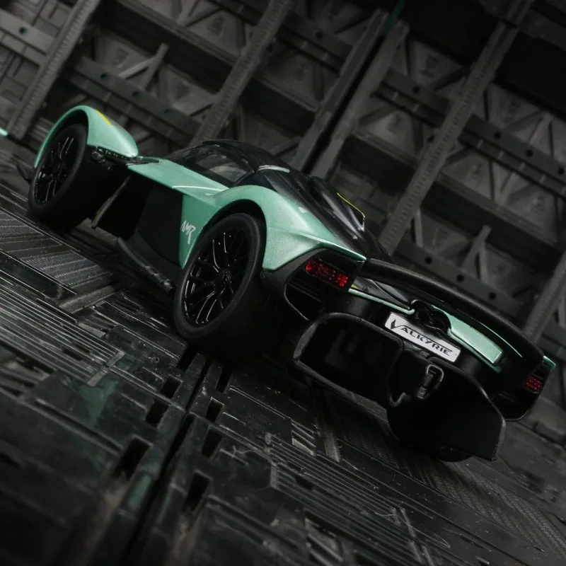 1:32 Aston Martin Valkyrie Diecast Model 3 1:32 Aston Martin Valkyrie Diecast Model - Image 3