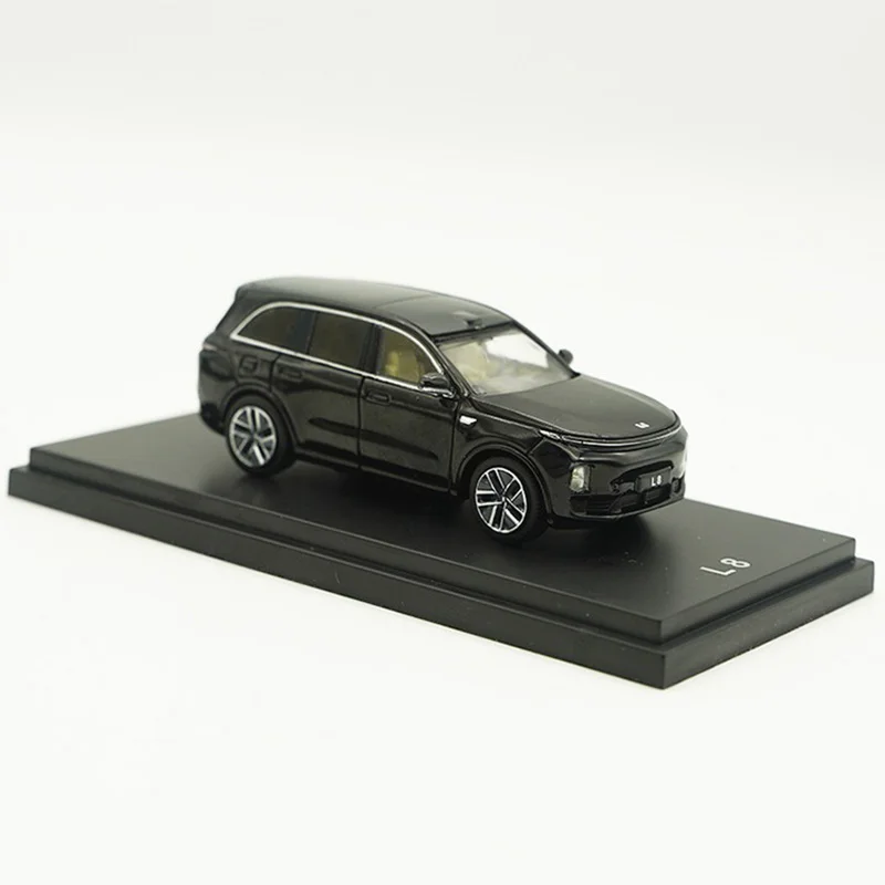 1:64 Scale Diecast SUV Model with Realistic Details 2 1:64 Scale Diecast SUV Model with Realistic Details - Image 2