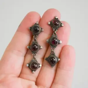 Vintage Red Stone Drop Earrings with Filigree Details