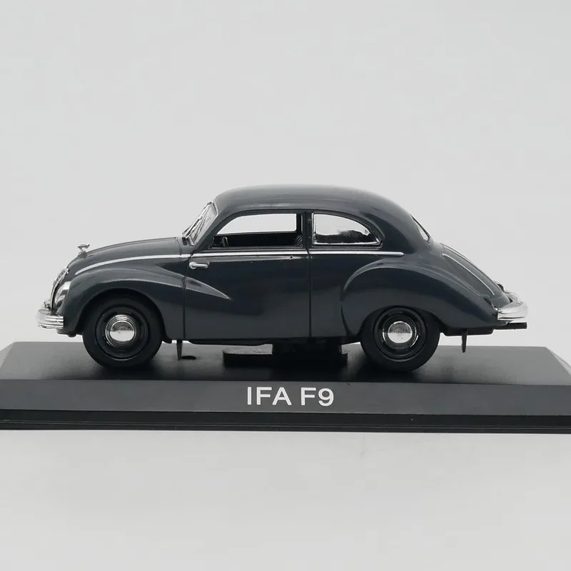 Diecast 1:43 IFA F9 Vintage Car Model 2 Diecast 1:43 IFA F9 Vintage Car Model - Image 2