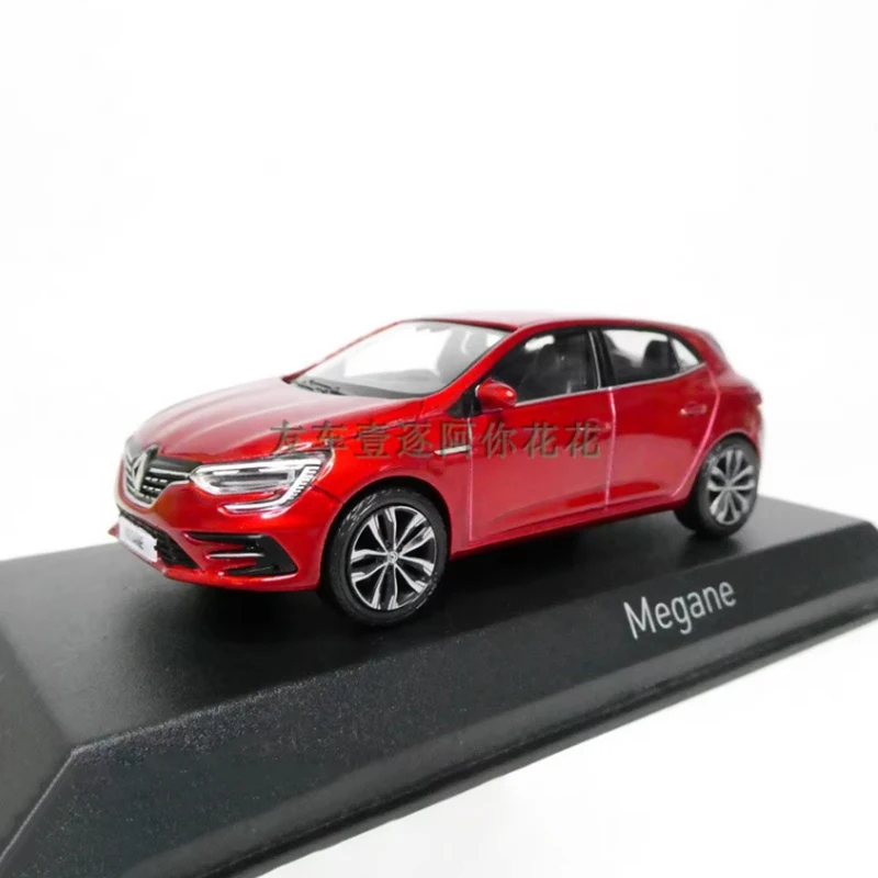Renault Megane SUV 1:43 Diecast Model 7 Renault Megane SUV 1:43 Diecast Model - Image 7