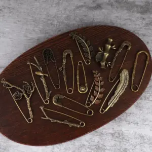 Vintage Bronze Brooch with Natural Motifs 14 S12f4d103a1464ebf8554bfc31a88d156v