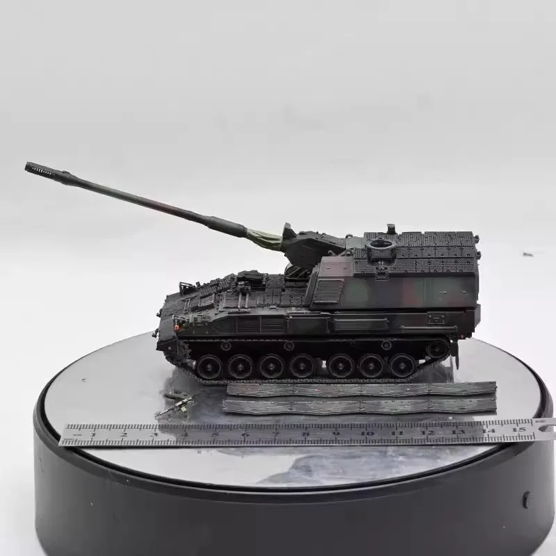 1/72 Scale PZH2000 Tank Model for Display 2 1/72 Scale PZH2000 Tank Model for Display - Image 2
