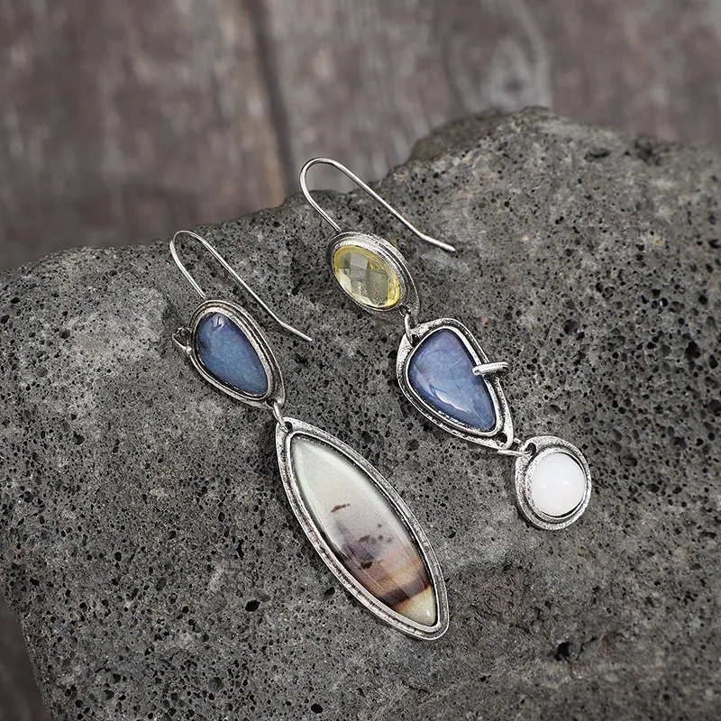 Vintage Oval Inlaid Earrings in Silver or Gold 2 Vintage Oval Inlaid Earrings in Silver or Gold - Image 2