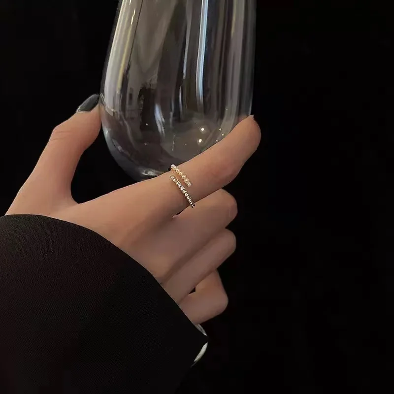 Elegant Women's Zircon Geometric Ring J030006 6 Elegant Women's Zircon Geometric Ring J030006 - Image 6