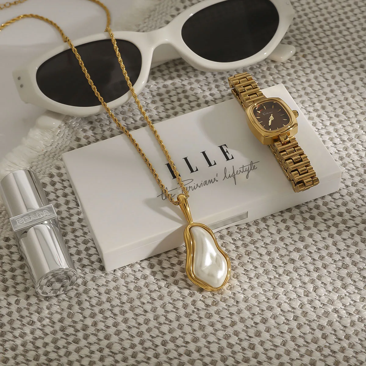 Elegant Minimalist Gold Pearl Necklace for Women 3 Elegant Minimalist Gold Pearl Necklace for Women - Image 3