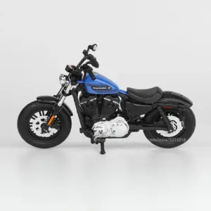 Harley-Davidson 1:18 Die-Cast Motorcycle Set 11 S13fd5154f2a14c07a6572dbb1b9f36ddP