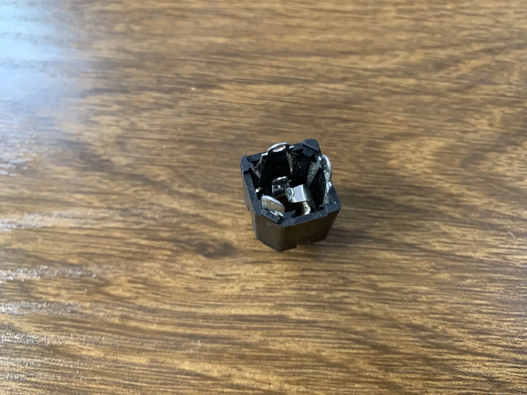 Guitar Output Jack Socket with Metal Finish 6 Guitar Output Jack Socket with Metal Finish - Image 6