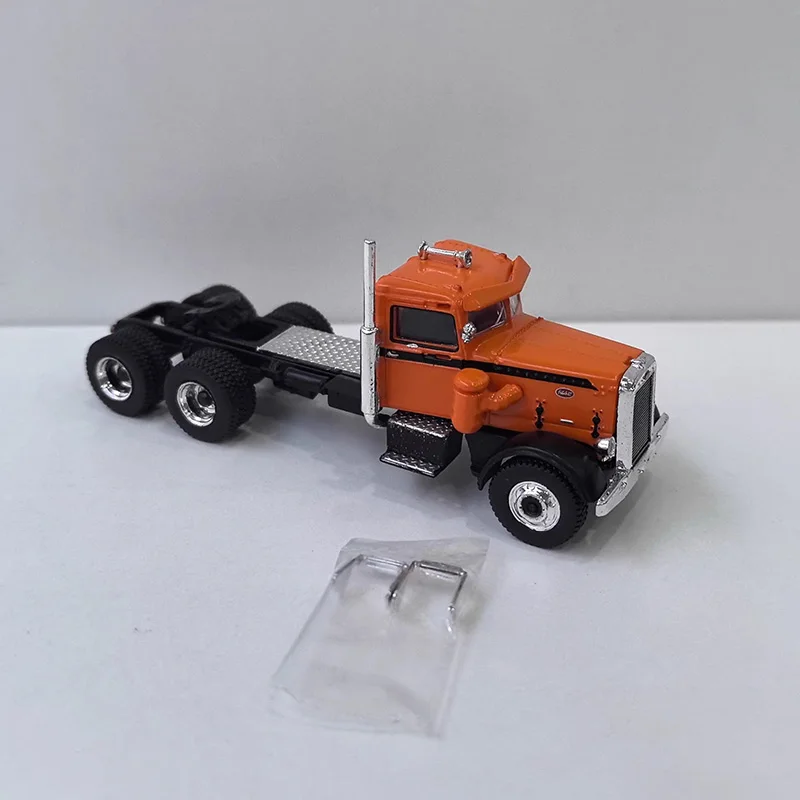 1:87 Scale Vintage Peterbilt 281 Diecast Model 3 1:87 Scale Vintage Peterbilt 281 Diecast Model - Image 3