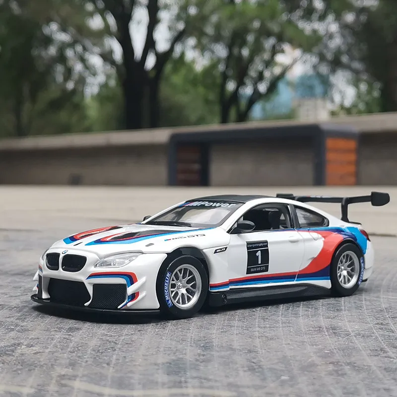 BMW M6 GT3 1:32 Scale Diecast Model 2 BMW M6 GT3 1:32 Scale Diecast Model - Image 2