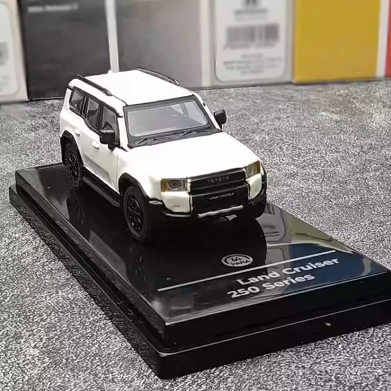 1:64 Scale 2024 Land Cruiser 250 Model 7 1:64 Scale 2024 Land Cruiser 250 Model - Image 7