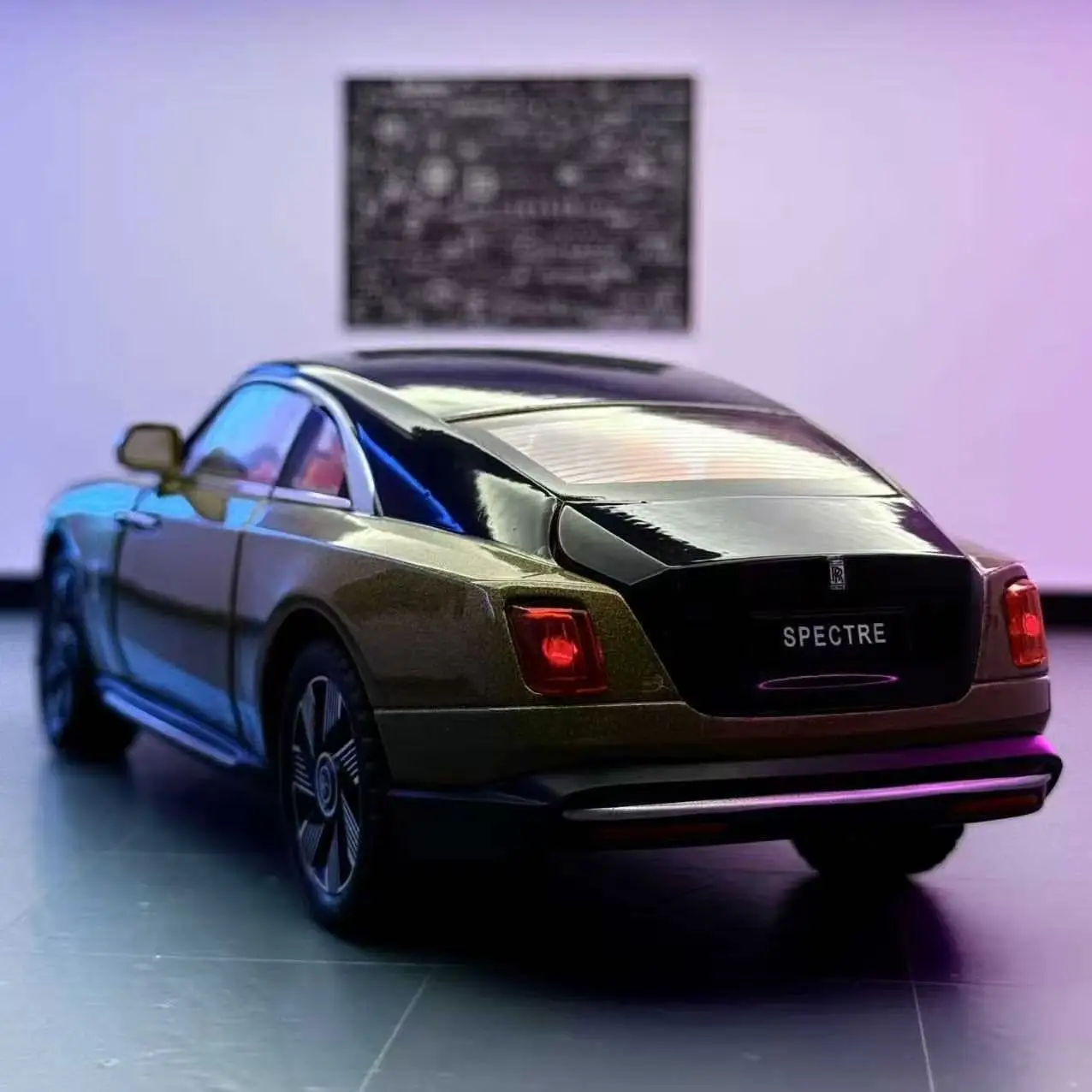 1:24 Rolls Royce Spectre Diecast Model 2 1:24 Rolls Royce Spectre Diecast Model - Image 2