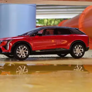 Cadillac 1:18 Scale Diecast Model in Multiple Colors 10 S15a3e9e7a8d84c20983f51156b9ead74N