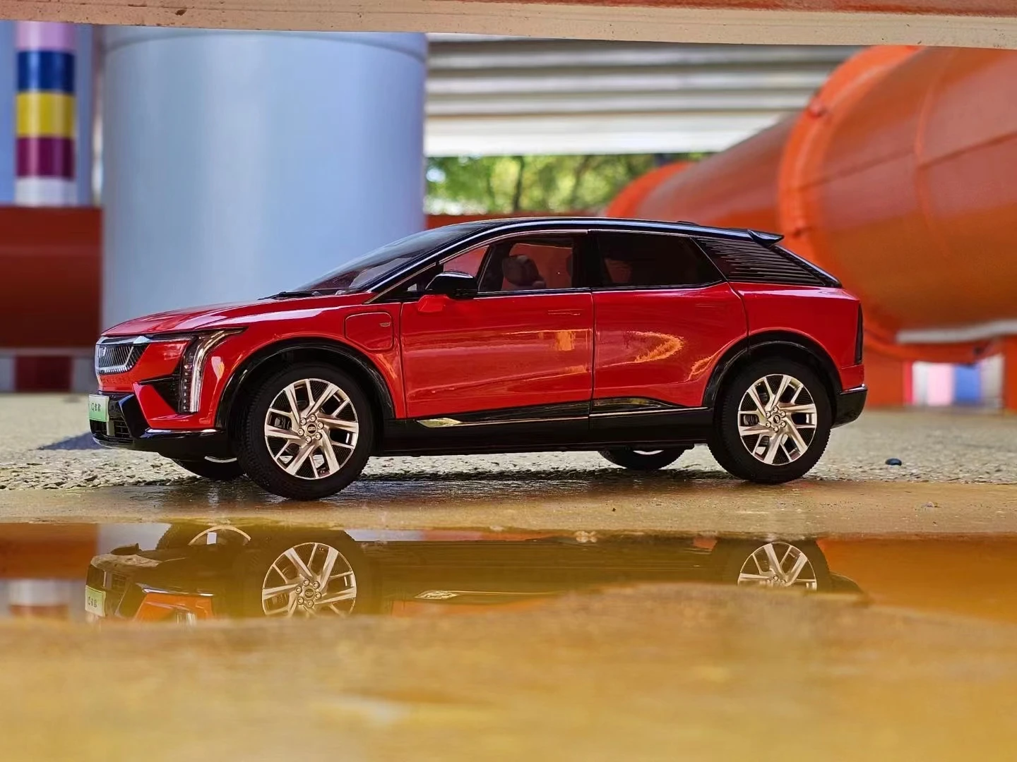 Cadillac 1:18 Scale Diecast Model in Multiple Colors 4 Cadillac 1:18 Scale Diecast Model in Multiple Colors - Image 4